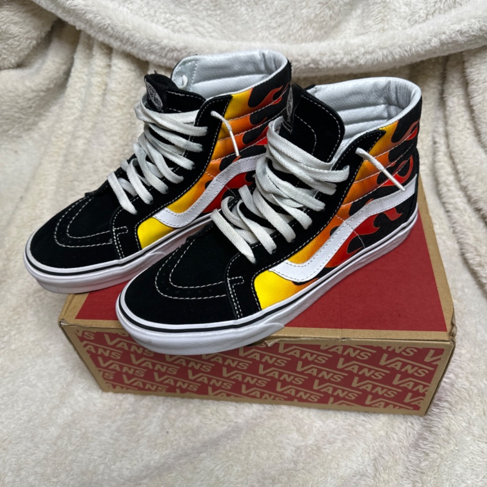 Vans - Picture 3 of 6